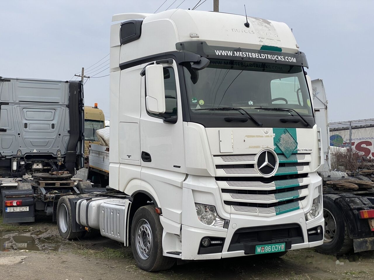 Mercedes-Benz Cap tractor MERCEDES-BENZ TOP Actros 1842 MP4 Klima MegaSpace - Тягач: фото 1 Mercedes-Benz Cap tractor MERCEDES-BENZ TOP Actros 1842 MP4 Klima MegaSpace - Тягач: фото 1