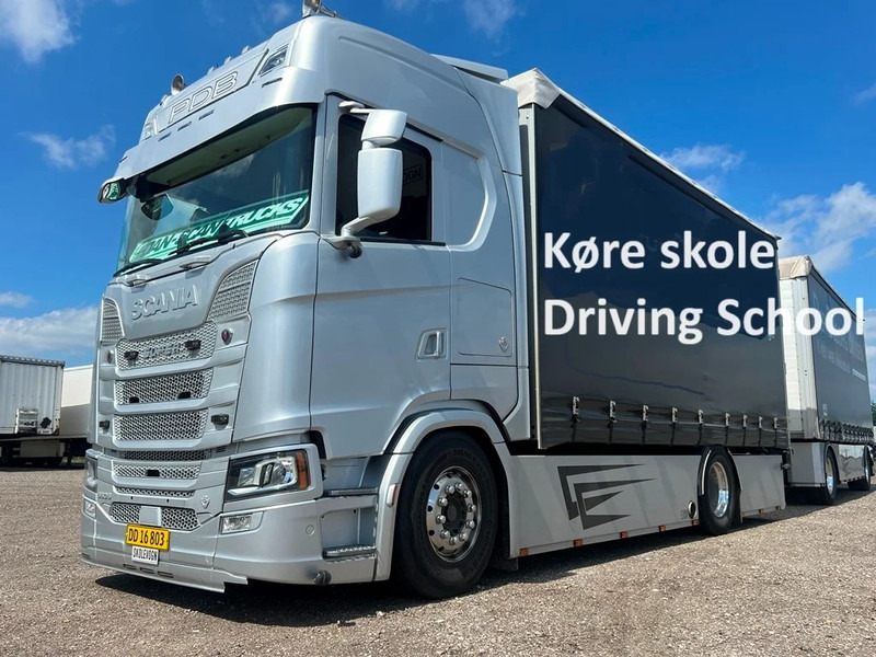 Грузовик с закрытым кузовом Scania S660 V8 Driving school pedal. Special Interior. Air / Air suspension.: фото 1