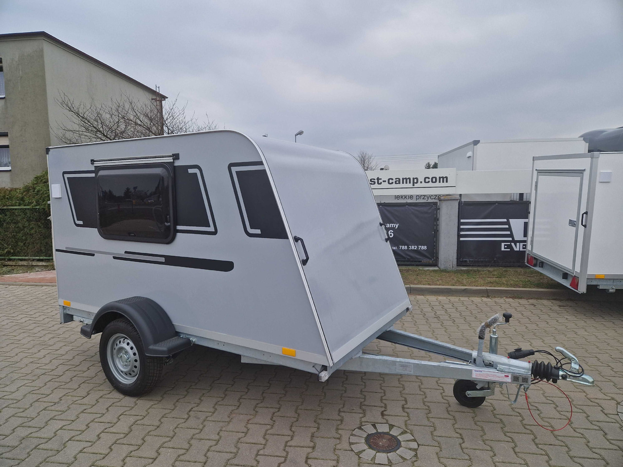 Microcamp mini przyczepa kempingowa transportowa teardrop - Прицеп для легкового автомобиля: фото 1 Microcamp mini przyczepa kempingowa transportowa teardrop - Прицеп для легкового автомобиля: фото 1