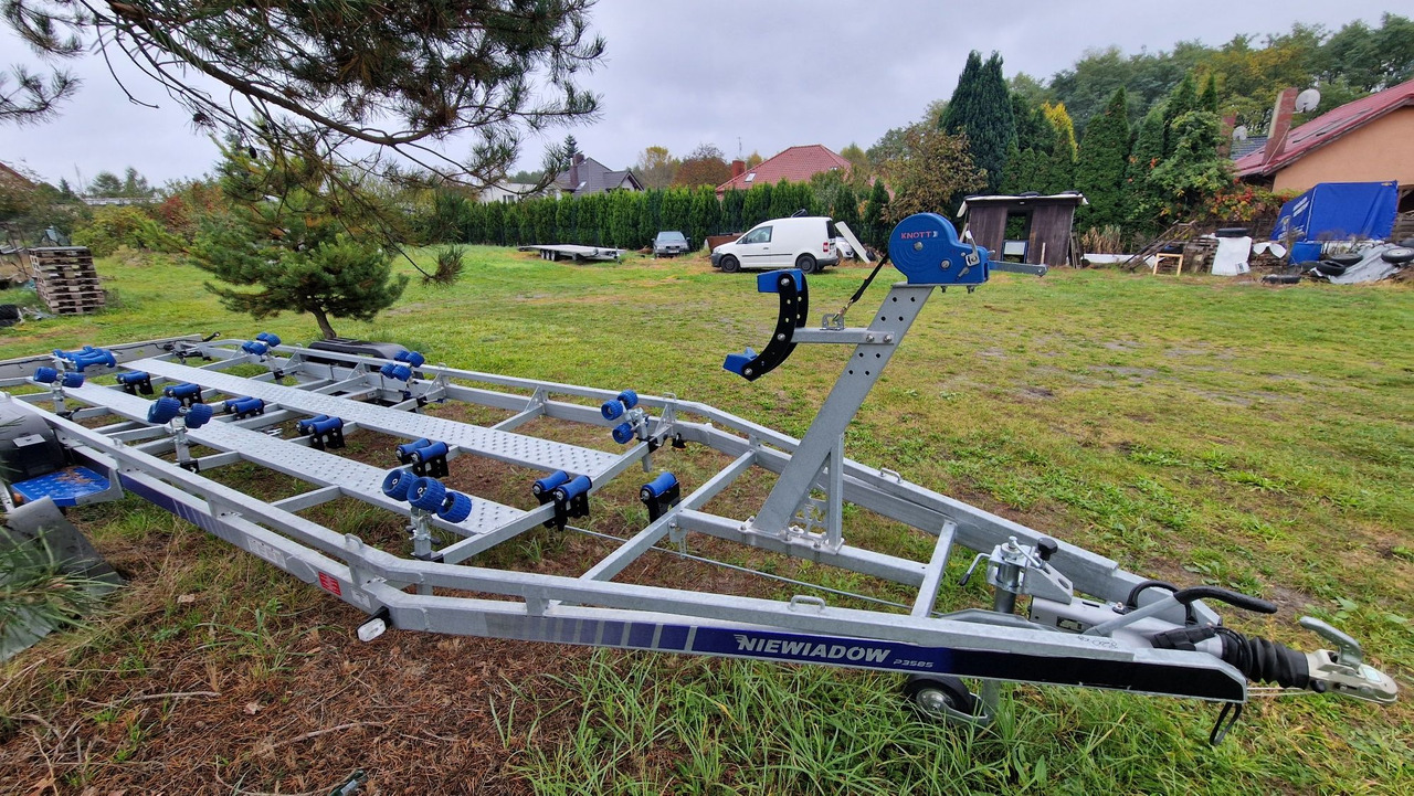 Nowa Przyczepa Podłodziowa 3500kg do 10M Niewiadów P3585HT - Лодочный прицеп: фото 4 Nowa Przyczepa Podłodziowa 3500kg do 10M Niewiadów P3585HT - Лодочный прицеп: фото 4