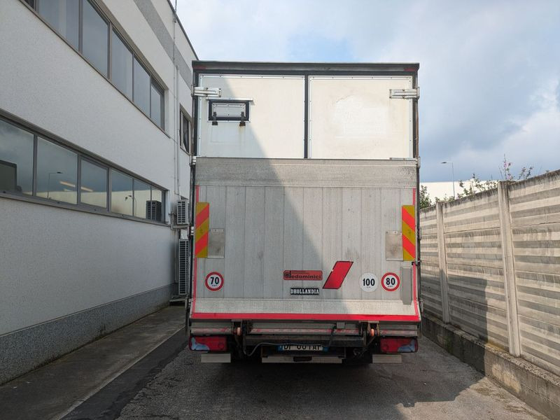 Camion cassone coibentato MAN MAN TGL 7.180 - Грузовик с закрытым кузовом: фото 2 Camion cassone coibentato MAN MAN TGL 7.180 - Грузовик с закрытым кузовом: фото 2
