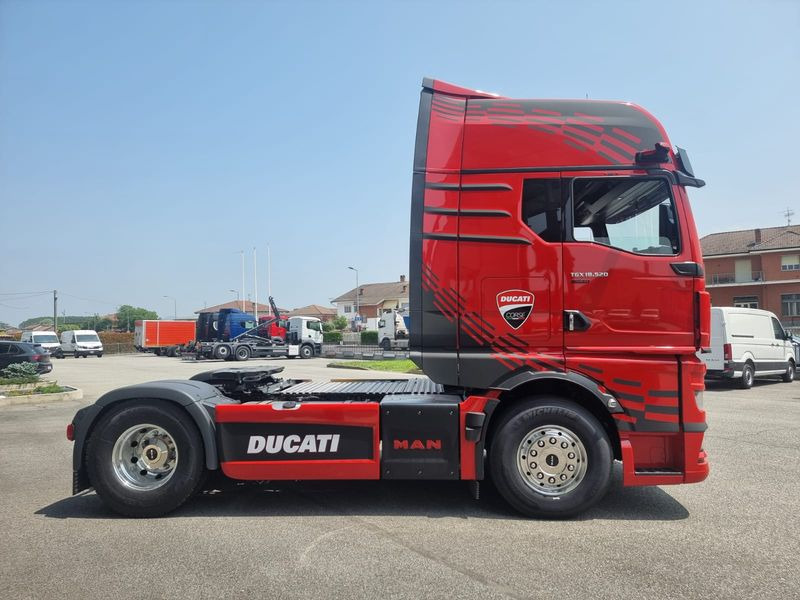 TRATTORE STRADALE MAN TGX 520hp DUCATI EDITION TGX 18.520 4x2 LL SA - Тягач: фото 2 TRATTORE STRADALE MAN TGX 520hp DUCATI EDITION TGX 18.520 4x2 LL SA - Тягач: фото 2