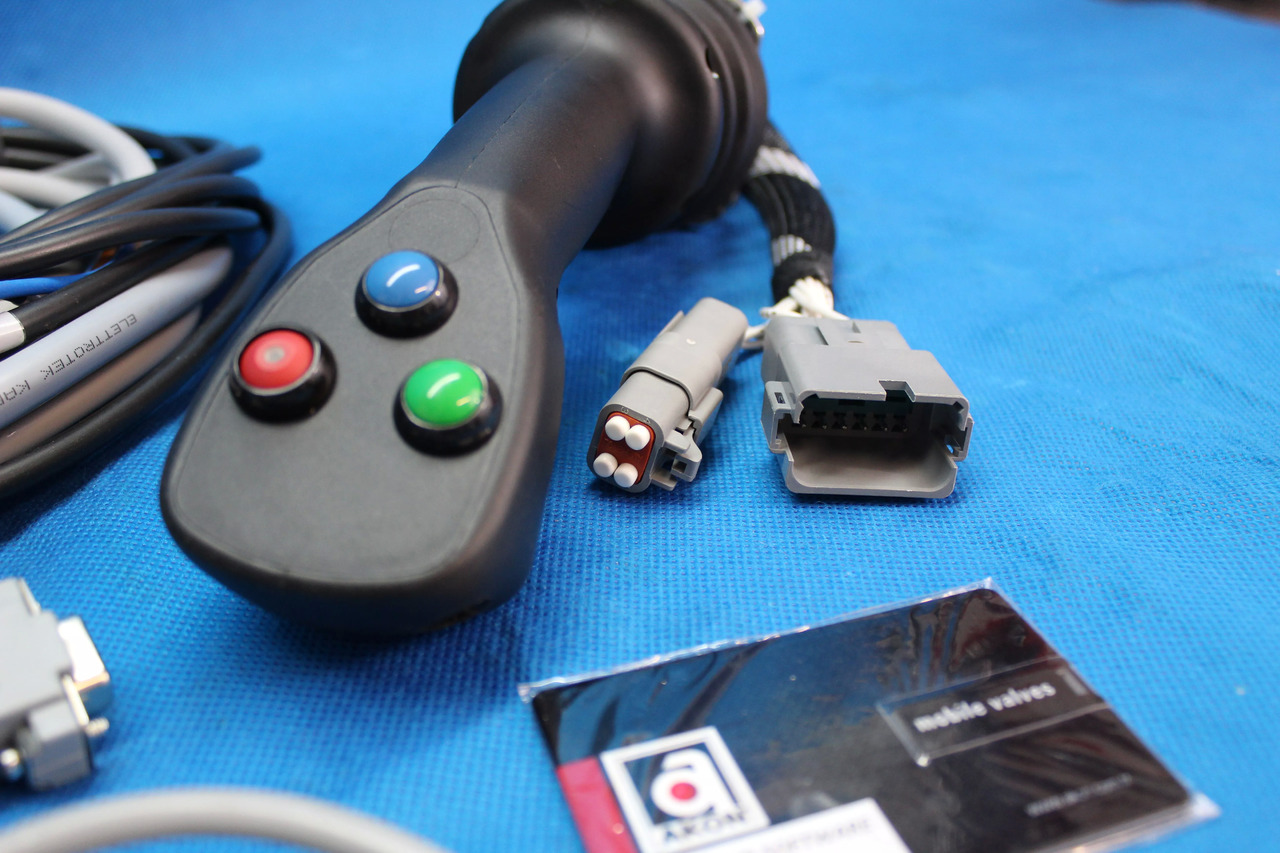 Joystick + AKON LVM92 Proportional Valve 90 L/Min 2 Sections for Loader, Closed - Фронтальный погрузчик для трактора для Грузовиков: фото 4 Joystick + AKON LVM92 Proportional Valve 90 L/Min 2 Sections for Loader, Closed - Фронтальный погрузчик для трактора для Грузовиков: фото 4