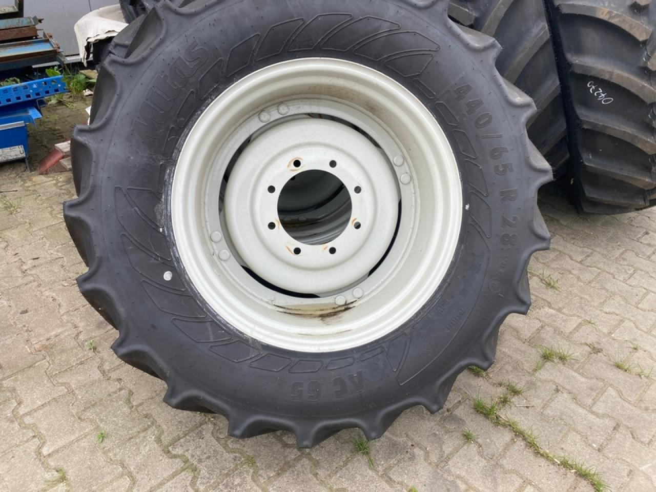 2X 440/65R28//2X 540/65R38 VALTRA - Шина: фото 1 2X 440/65R28//2X 540/65R38 VALTRA - Шина: фото 1