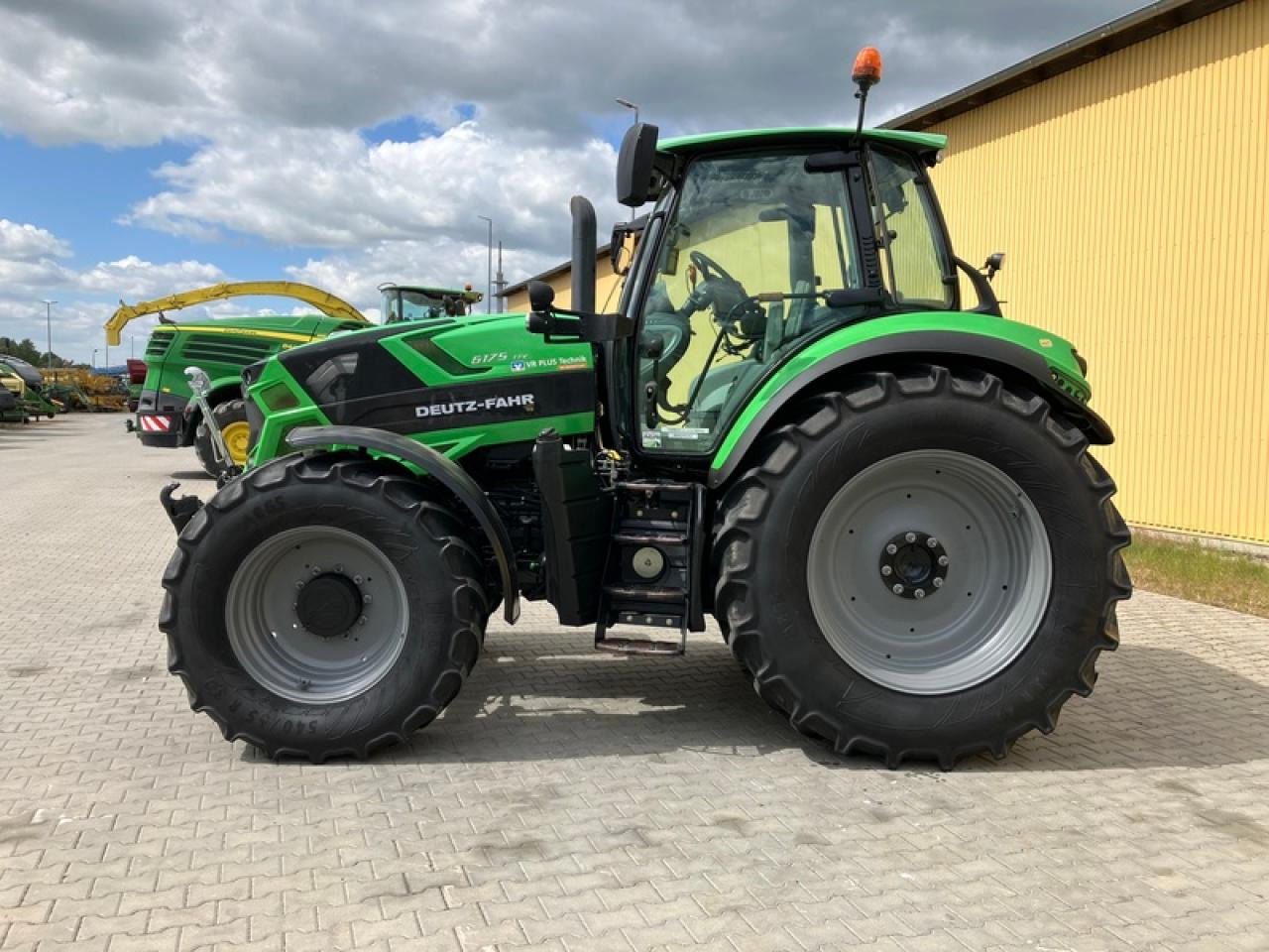 Deutz-Fahr 6175 TTV - Трактор: фото 2 Deutz-Fahr 6175 TTV - Трактор: фото 2