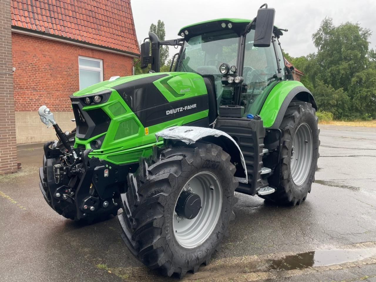 Deutz-Fahr 6210 PSHIFT - Трактор: фото 1 Deutz-Fahr 6210 PSHIFT - Трактор: фото 1