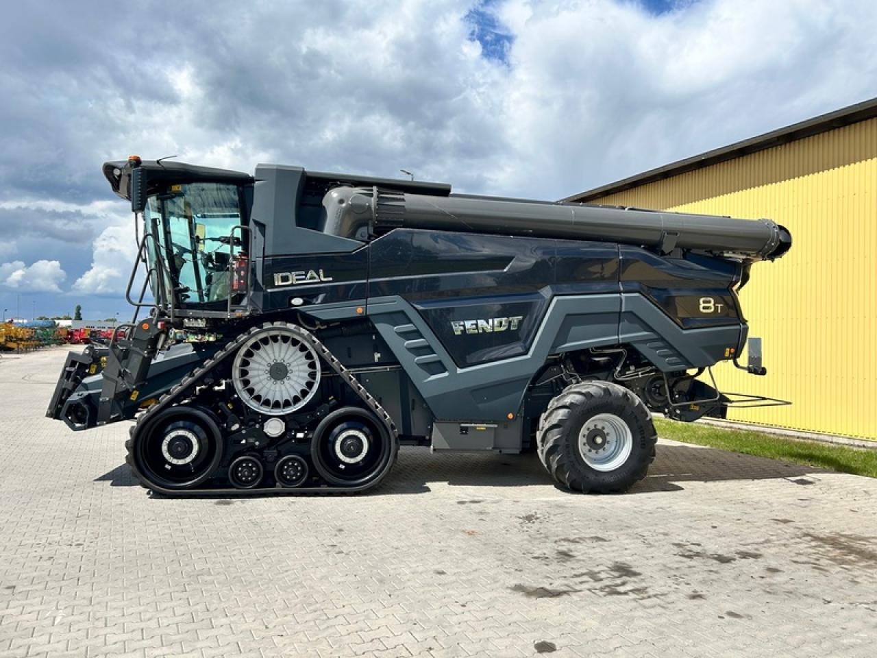 Fendt AKTIONIDEAL 8T NEUMASCHINE - Зерноуборочный комбайн: фото 2 Fendt AKTIONIDEAL 8T NEUMASCHINE - Зерноуборочный комбайн: фото 2