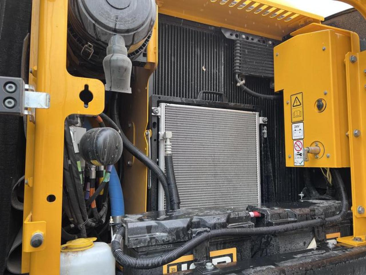 JCB JS145W - Колёсный экскаватор: фото 4 JCB JS145W - Колёсный экскаватор: фото 4