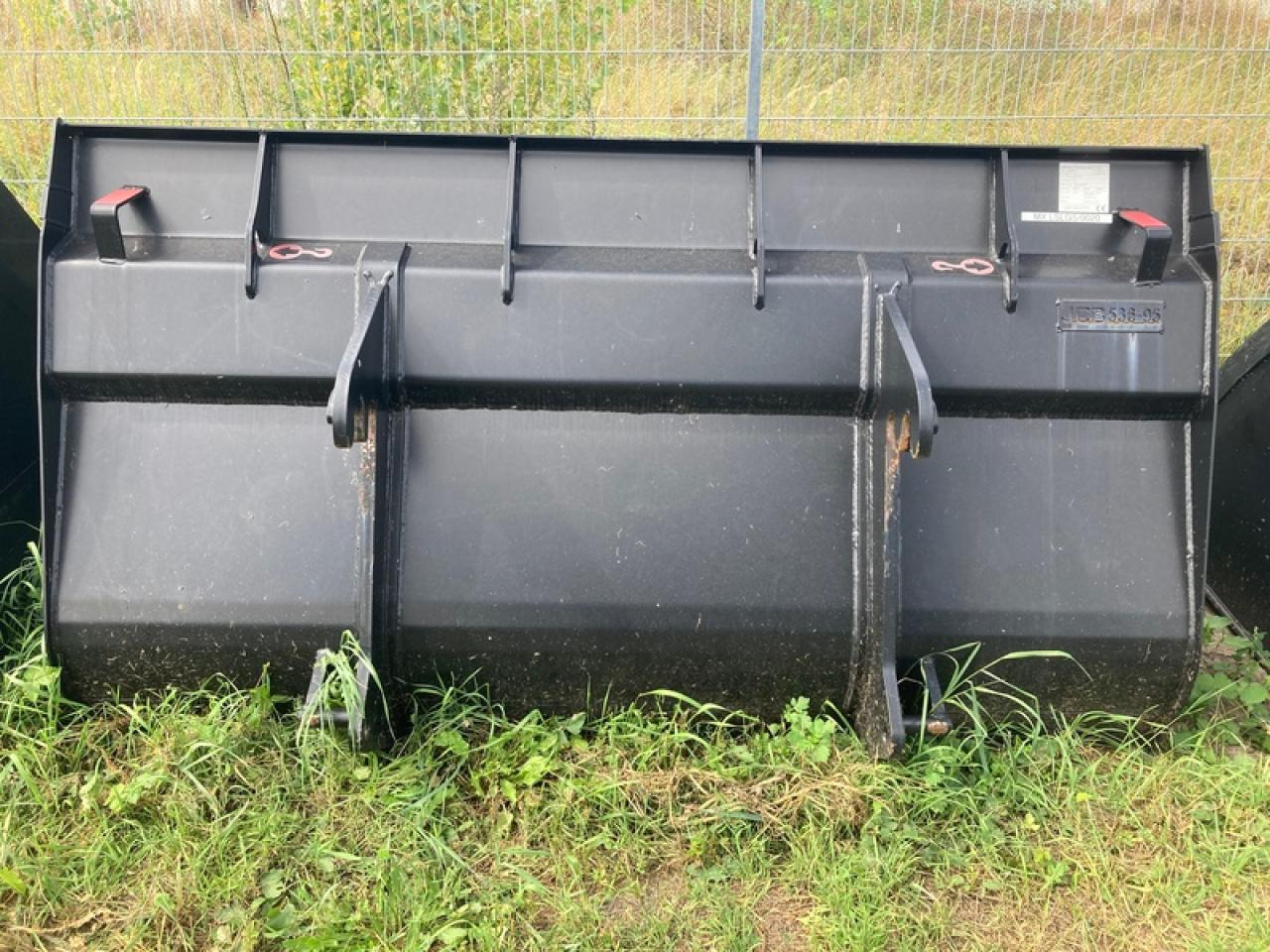 JCB LSB LEICHTGUTSCHAUFEL JCB Q-FIT - Ковш для погрузчика: фото 3 JCB LSB LEICHTGUTSCHAUFEL JCB Q-FIT - Ковш для погрузчика: фото 3