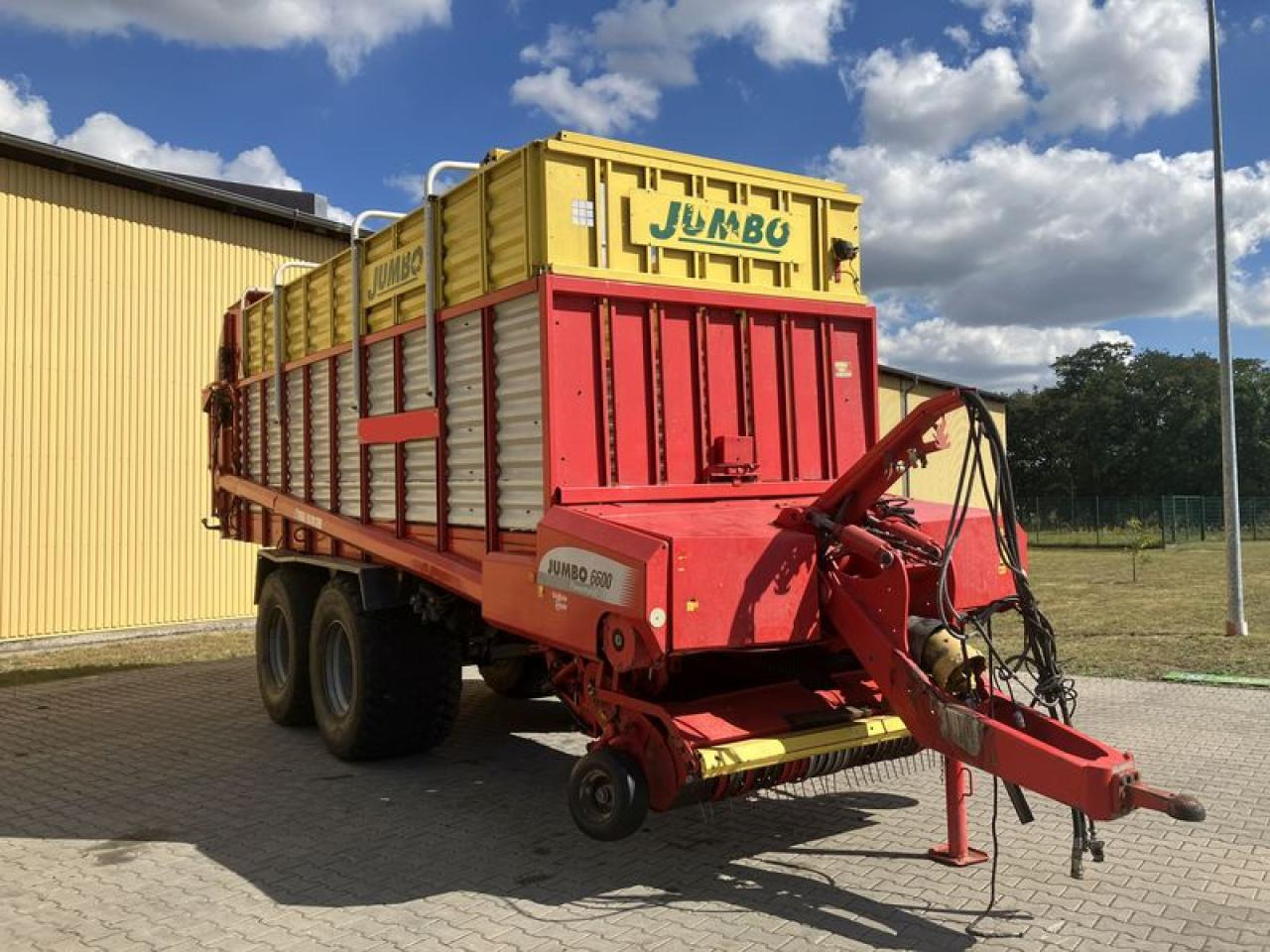 Pöttinger JUMBO 6600 - Самозагружающийся прицеп: фото 4 Pöttinger JUMBO 6600 - Самозагружающийся прицеп: фото 4