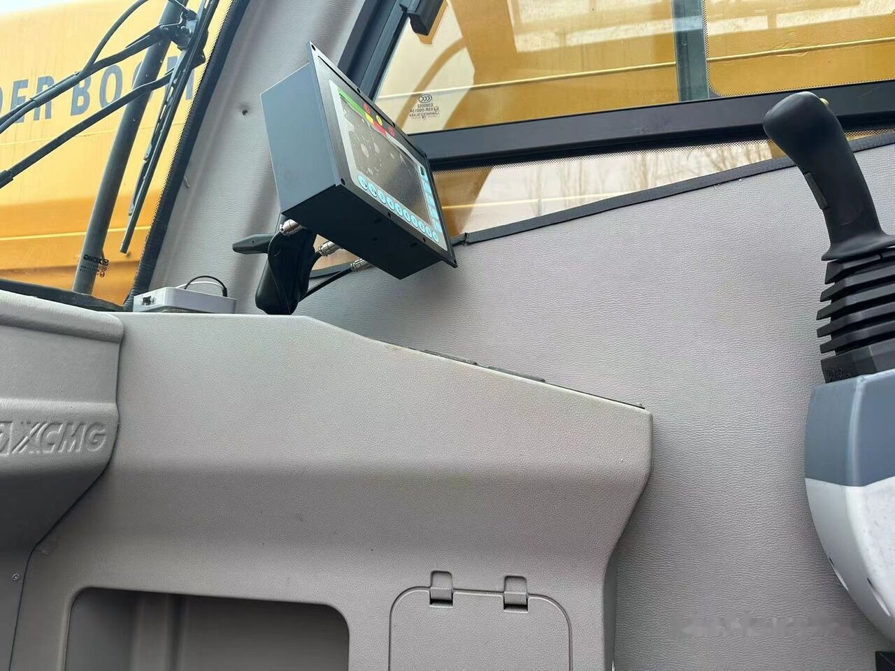 Мобильный кран XCMG QY90K QY100K-II 90T 100T 90ton 100ton 80 70 50: фото 7 Мобильный кран XCMG QY90K QY100K-II 90T 100T 90ton 100ton 80 70 50: фото 7