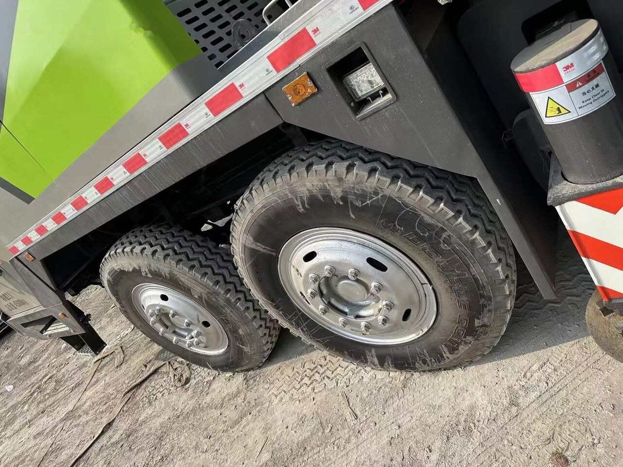 Zoomlion Chinese brand used Zoomlion ZTC500V ZTC700V ZTC900V 50 ton 70 to - Мобильный кран: фото 5 Zoomlion Chinese brand used Zoomlion ZTC500V ZTC700V ZTC900V 50 ton 70 to - Мобильный кран: фото 5