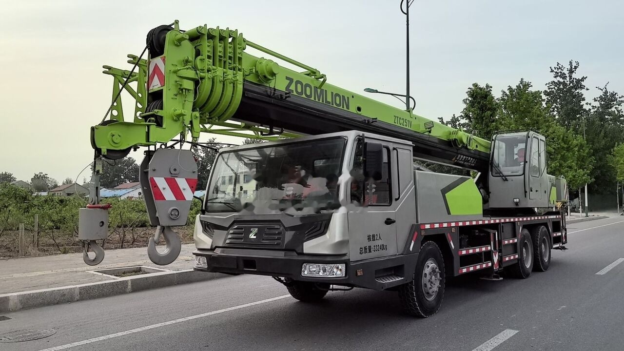 Zoomlion ZTC251V ZTC251V ZTC350 ZTV500 ZTC750 25T 25ton 35ton 50ton - Мобильный кран: фото 3 Zoomlion ZTC251V ZTC251V ZTC350 ZTV500 ZTC750 25T 25ton 35ton 50ton - Мобильный кран: фото 3