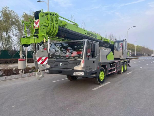 Zoomlion Zoomlion ZTC251V 25 Ton High Quality Mobile Hydraulic Truck Cran - Мобильный кран: фото 2 Zoomlion Zoomlion ZTC251V 25 Ton High Quality Mobile Hydraulic Truck Cran - Мобильный кран: фото 2