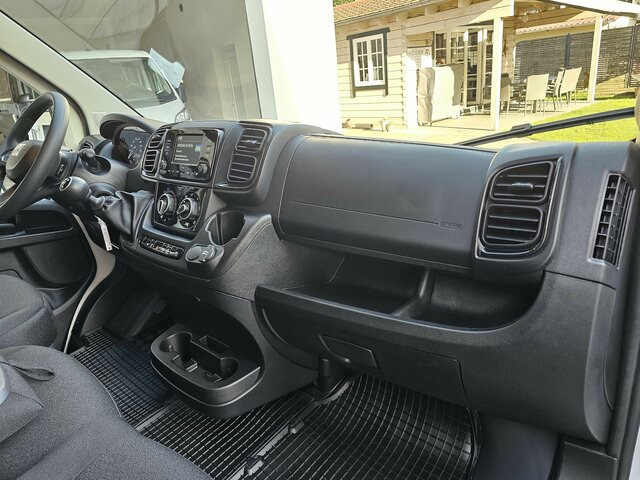 Новый Малотоннажный бортовой грузовик, Грузопассажирский фургон FIAT Ducato 140 DOKA Pritsche 2,9 Meter Klima DAB: фото 15