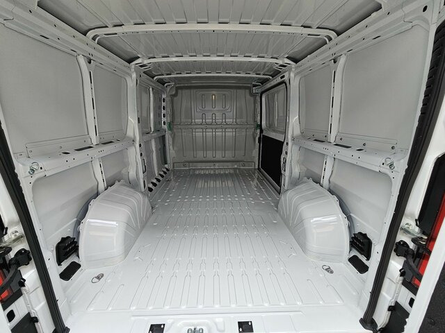 Цельнометаллический фургон FIAT Ducato 35 140 Serie10-9.2 Modell 25 L2H1 sofort...: фото 25