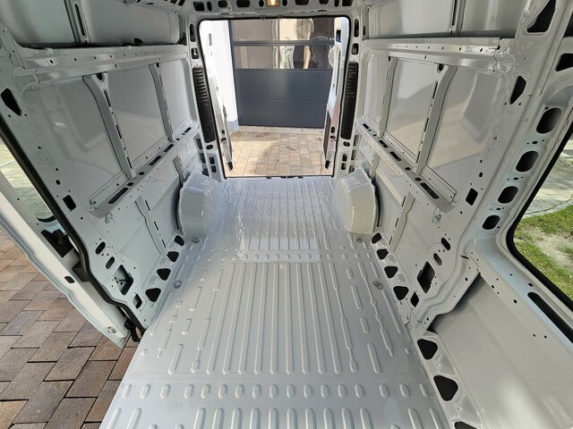 Цельнометаллический фургон FIAT Ducato 35 L3H2 MAXI 13m³ 180 teilverglast...: фото 27