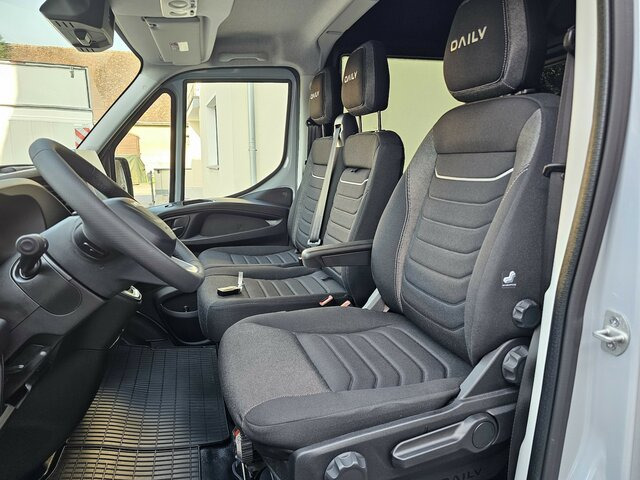 IVECO Daily 35S18HA8V DOKA Hi-Matic 12m³ 2xSchiebetür - Цельнометаллический фургон, Грузопассажирский фургон: фото 3 IVECO Daily 35S18HA8V DOKA Hi-Matic 12m³ 2xSchiebetür - Цельнометаллический фургон, Грузопассажирский фургон: фото 3
