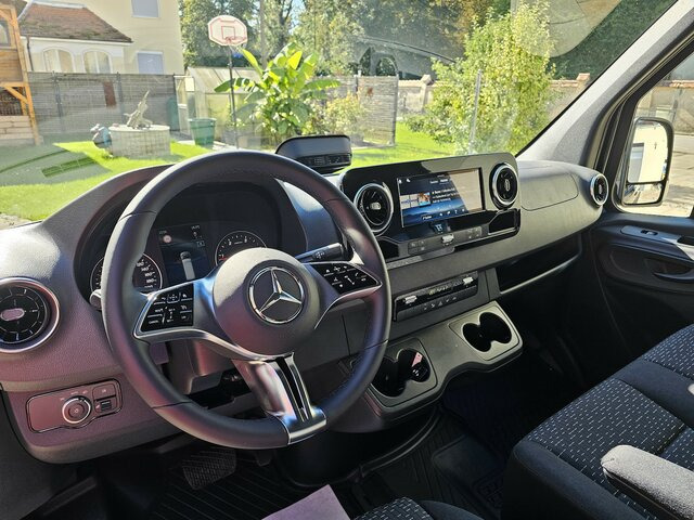 MERCEDES-BENZ Sprinter 317 CDI Kasten L2H2 AHK 3,5t MBUX10,25... - Цельнометаллический фургон: фото 5 MERCEDES-BENZ Sprinter 317 CDI Kasten L2H2 AHK 3,5t MBUX10,25... - Цельнометаллический фургон: фото 5