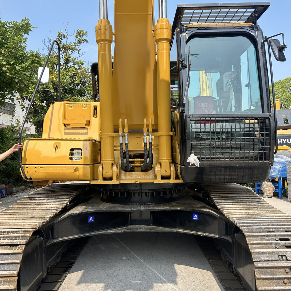 CAT 325C - Гусеничный экскаватор: фото 3 CAT 325C - Гусеничный экскаватор: фото 3