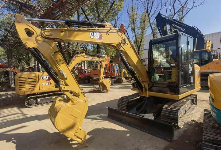 Caterpillar second hand excavator 305.5E2 digger excavator caterpillar 305.5E2 small excavator for sale - Гусеничный экскаватор: фото 3 Caterpillar second hand excavator 305.5E2 digger excavator caterpillar 305.5E2 small excavator for sale - Гусеничный экскаватор: фото 3