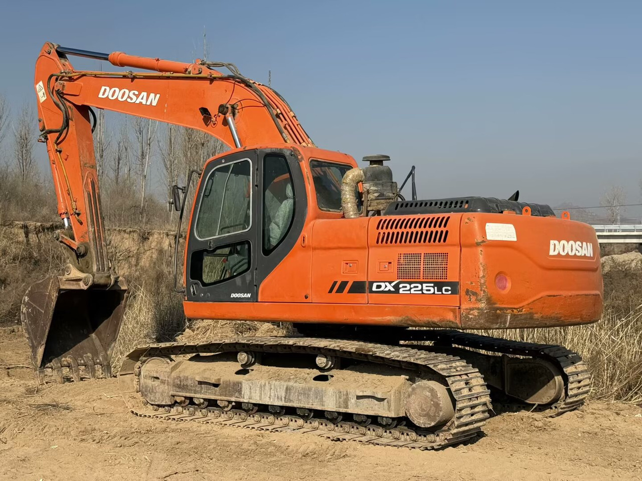 DOOSAN Doosan DX225LC Crawler excavator - Гусеничный экскаватор: фото 1 DOOSAN Doosan DX225LC Crawler excavator - Гусеничный экскаватор: фото 1