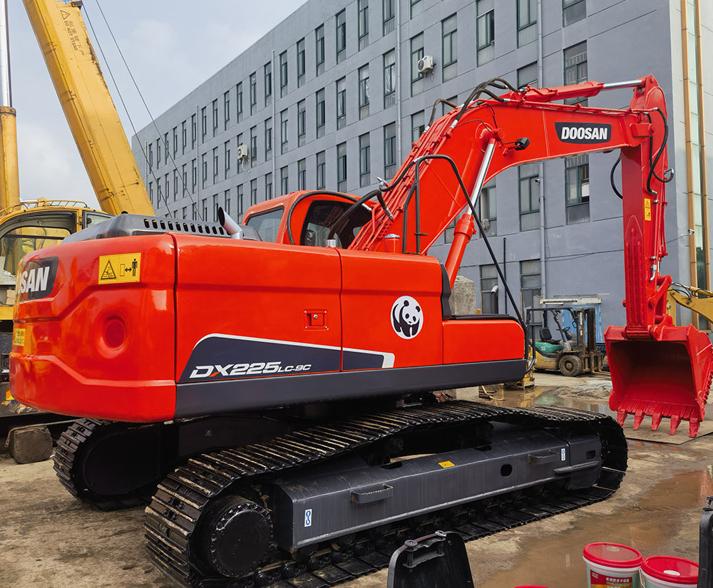 DOOSAN Doosan DX225LC Crawler excavator - Гусеничный экскаватор: фото 1 DOOSAN Doosan DX225LC Crawler excavator - Гусеничный экскаватор: фото 1