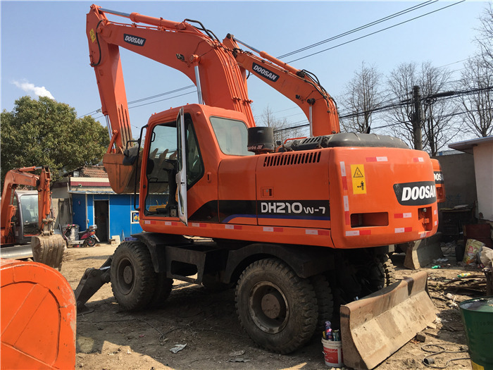 Doosan DH210w-7 wheel excavator - Колёсный экскаватор: фото 3 Doosan DH210w-7 wheel excavator - Колёсный экскаватор: фото 3