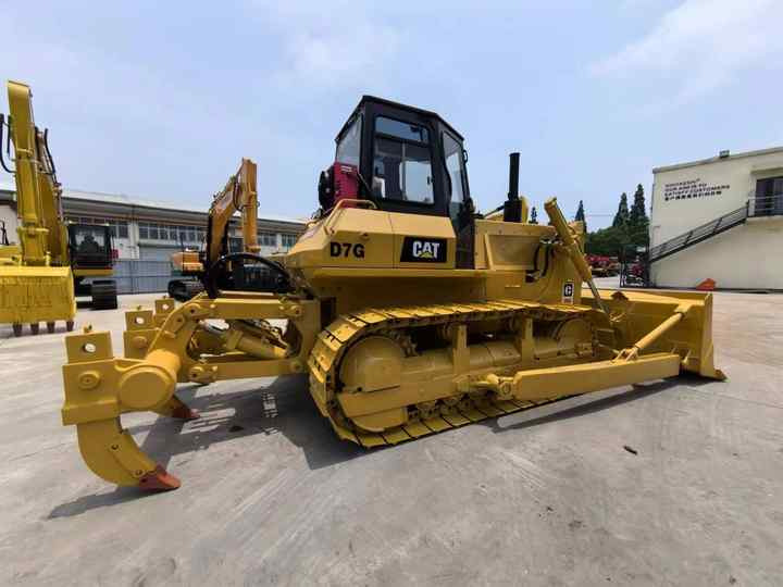 Famous brand Good Condition Used CAT Bulldozers D7G Second-hand Caterpillar Bulldozer D7G in stock - Бульдозер: фото 2 Famous brand Good Condition Used CAT Bulldozers D7G Second-hand Caterpillar Bulldozer D7G in stock - Бульдозер: фото 2