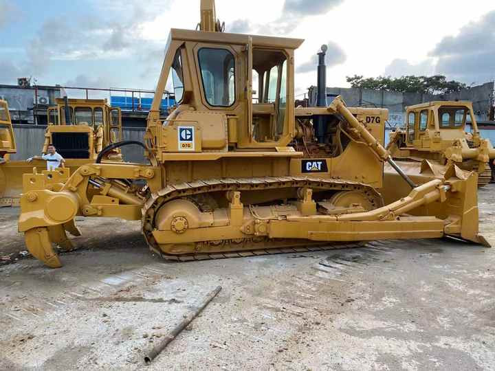 Good Condition Used CAT D7G Bulldozer Medium Caterpillar Crawler Construction Equipment on stock - Бульдозер: фото 5 Good Condition Used CAT D7G Bulldozer Medium Caterpillar Crawler Construction Equipment on stock - Бульдозер: фото 5