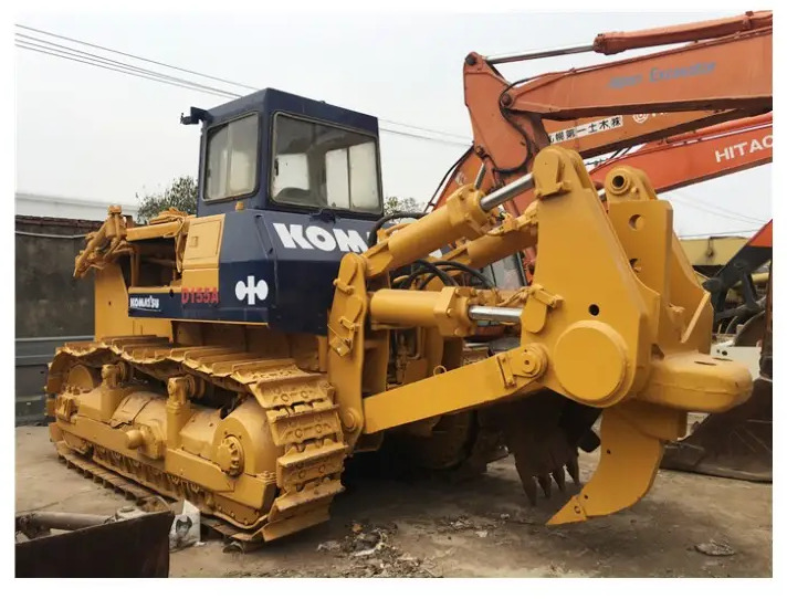 Good condition D155A used bulldozer Komatsu D155A-3 D155A-1 Komatsu dozer bulldozer for sale - Бульдозер: фото 1 Good condition D155A used bulldozer Komatsu D155A-3 D155A-1 Komatsu dozer bulldozer for sale - Бульдозер: фото 1