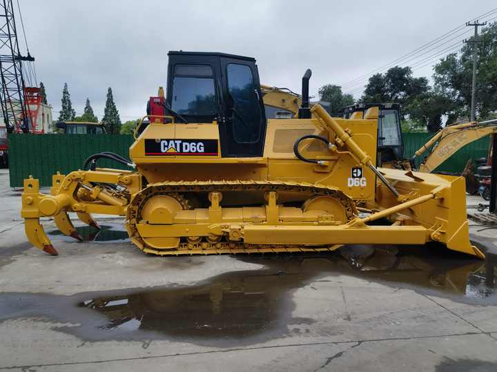 Good condition Used CAT D6G Bulldozers caterpillar used d6g bulldozer on hot sale in shanghai yard - Бульдозер: фото 4 Good condition Used CAT D6G Bulldozers caterpillar used d6g bulldozer on hot sale in shanghai yard - Бульдозер: фото 4