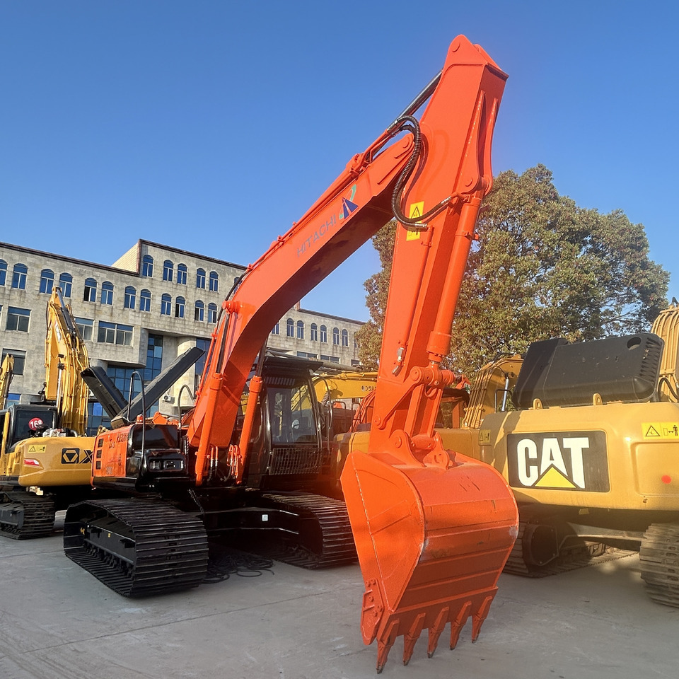 Hitachi ZX200-3 Excavator - Гусеничный экскаватор: фото 1 Hitachi ZX200-3 Excavator - Гусеничный экскаватор: фото 1