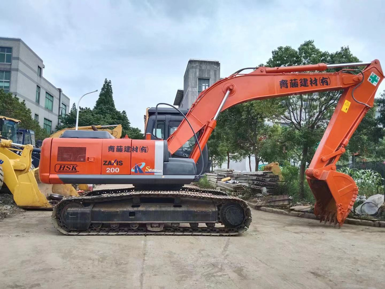 Hitachi ZX200 Excavator - Гусеничный экскаватор: фото 4 Hitachi ZX200 Excavator - Гусеничный экскаватор: фото 4