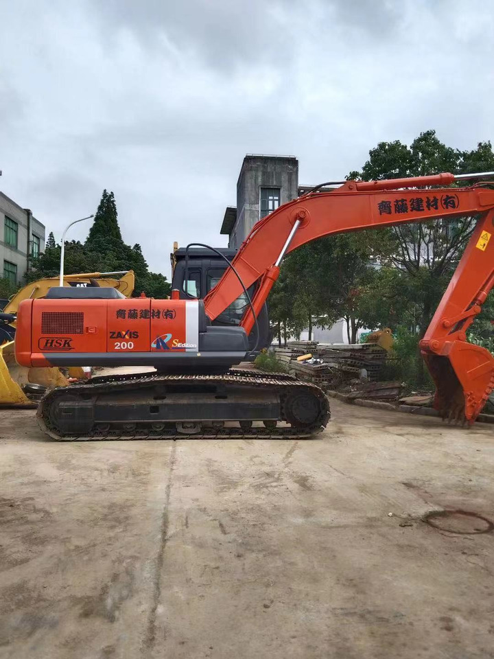 Hitachi ZX200 Excavator - Гусеничный экскаватор: фото 2 Hitachi ZX200 Excavator - Гусеничный экскаватор: фото 2