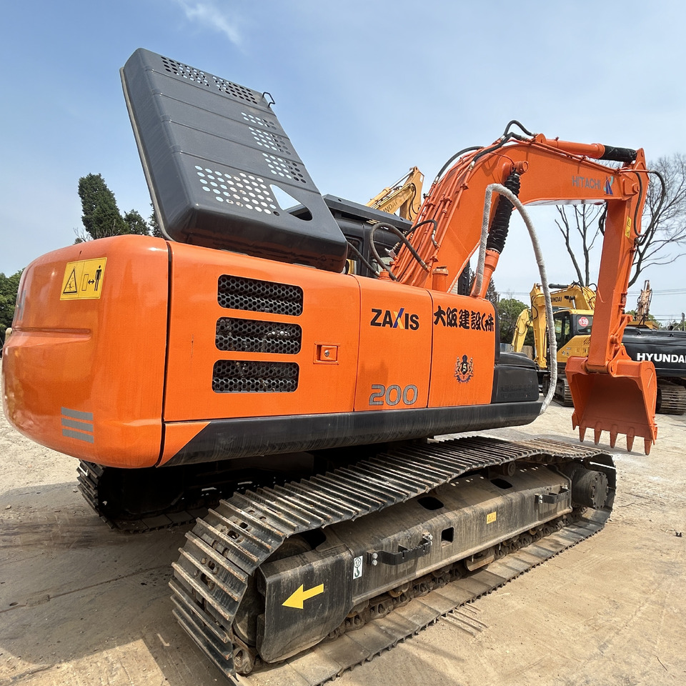 Hitachi ZX200 Excavator - Гусеничный экскаватор: фото 1 Hitachi ZX200 Excavator - Гусеничный экскаватор: фото 1