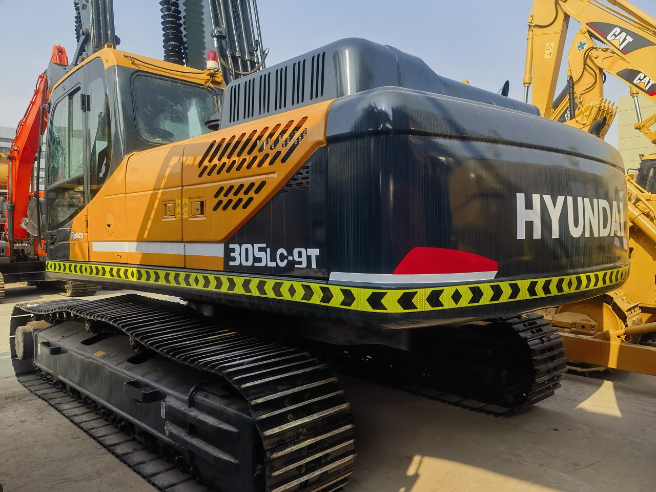 Hyundai 305LC-9T Excavator - Гусеничный экскаватор: фото 1 Hyundai 305LC-9T Excavator - Гусеничный экскаватор: фото 1