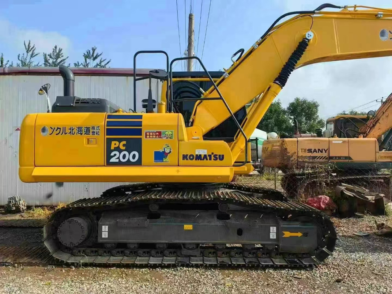 Komatsu PC200-7 excavator - Гусеничный экскаватор: фото 1 Komatsu PC200-7 excavator - Гусеничный экскаватор: фото 1