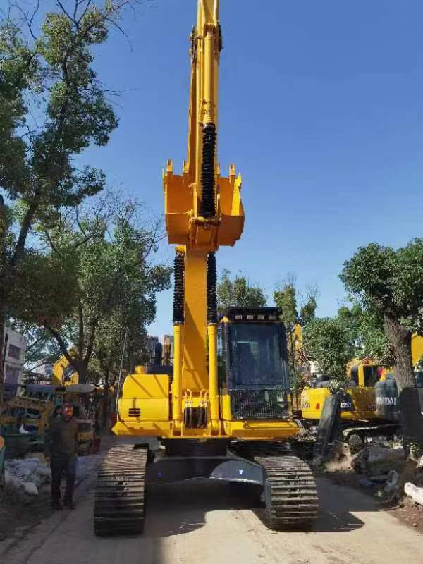 Komatsu PC200-8 Excavator - Гусеничный экскаватор: фото 4 Komatsu PC200-8 Excavator - Гусеничный экскаватор: фото 4