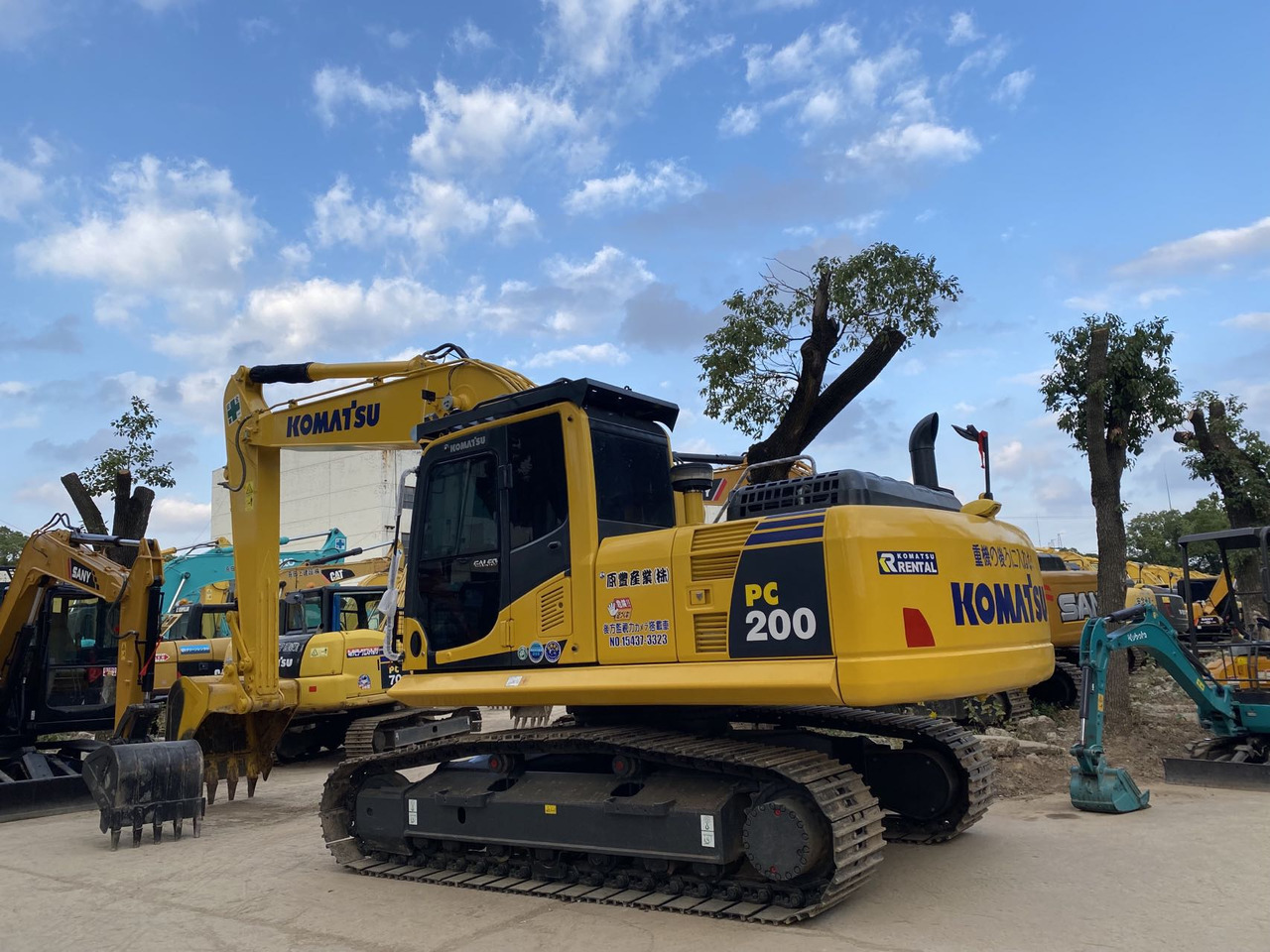 Komatsu PC200-8 Excavator - Гусеничный экскаватор: фото 2 Komatsu PC200-8 Excavator - Гусеничный экскаватор: фото 2