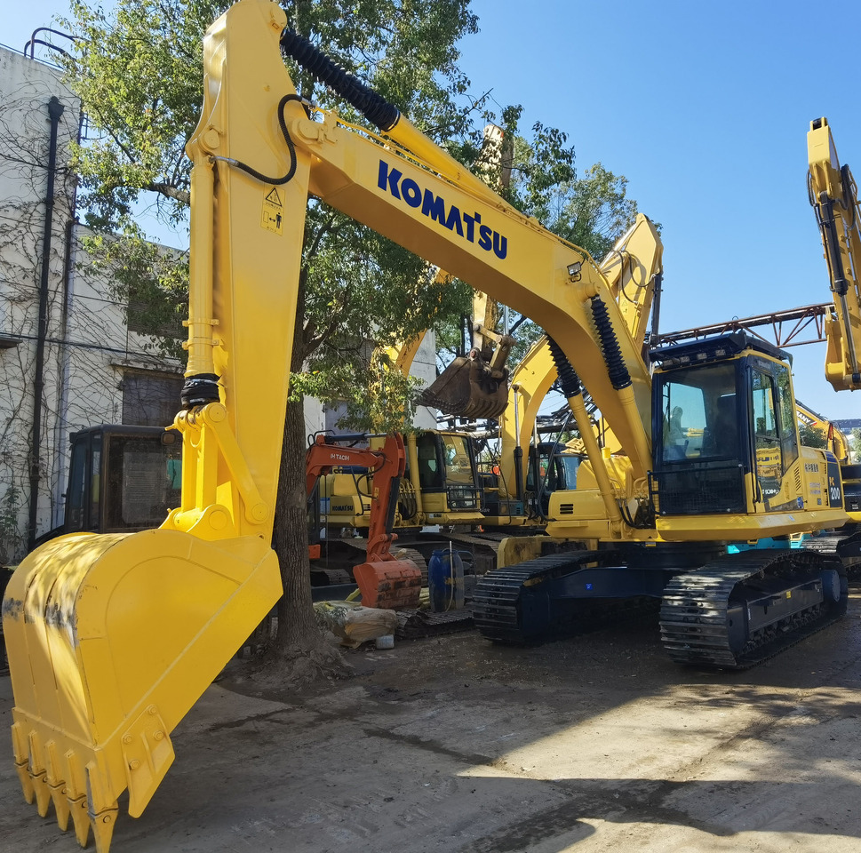 Komatsu PC200-8 Excavator - Гусеничный экскаватор: фото 1 Komatsu PC200-8 Excavator - Гусеничный экскаватор: фото 1