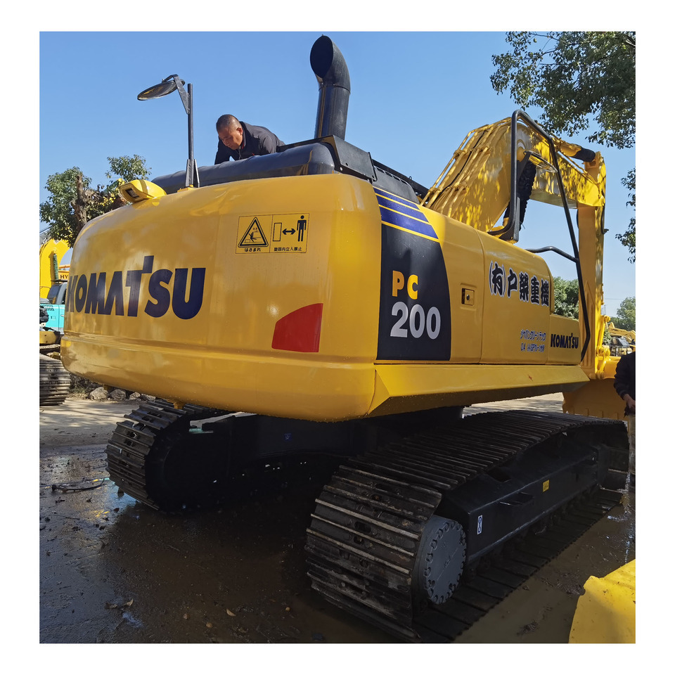 Komatsu PC200-8 Excavator - Гусеничный экскаватор: фото 1 Komatsu PC200-8 Excavator - Гусеничный экскаватор: фото 1