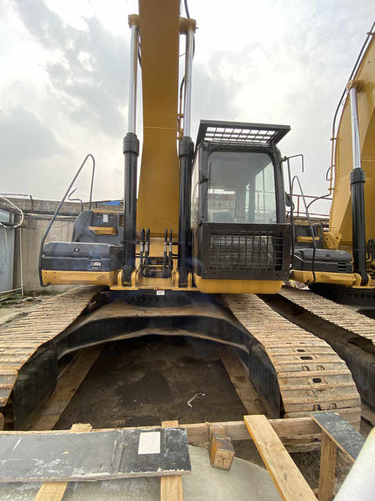 New Arrive Used CAT 330D Excavator Good Working Condition Used Excavator CAT 330D in stock - Гусеничный экскаватор: фото 2 New Arrive Used CAT 330D Excavator Good Working Condition Used Excavator CAT 330D in stock - Гусеничный экскаватор: фото 2