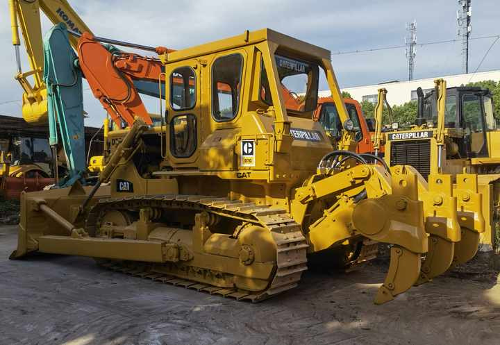 Second Hand good condition and high quality cat d7g bulldozer caterpillar used Bulldozer cat D7g for sale - Бульдозер: фото 2 Second Hand good condition and high quality cat d7g bulldozer caterpillar used Bulldozer cat D7g for sale - Бульдозер: фото 2