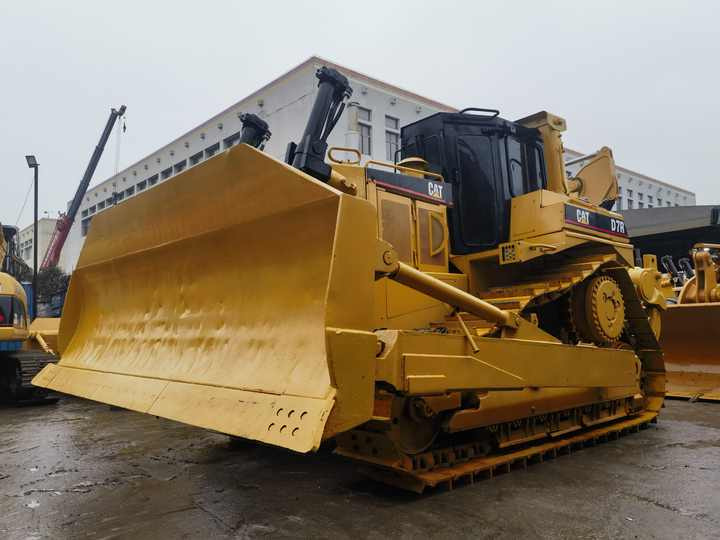 Second hand Cat D7R Dozer used D7 Dozers Cat Bulldozer Good Price for Sale in shanghai yard - Бульдозер: фото 5 Second hand Cat D7R Dozer used D7 Dozers Cat Bulldozer Good Price for Sale in shanghai yard - Бульдозер: фото 5