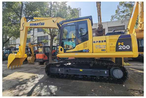 Secondhand komatsu pc220-8 excavator low price high quality Japan Komatsu Excavator PC220-8 for sale - Гусеничный экскаватор: фото 1 Secondhand komatsu pc220-8 excavator low price high quality Japan Komatsu Excavator PC220-8 for sale - Гусеничный экскаватор: фото 1