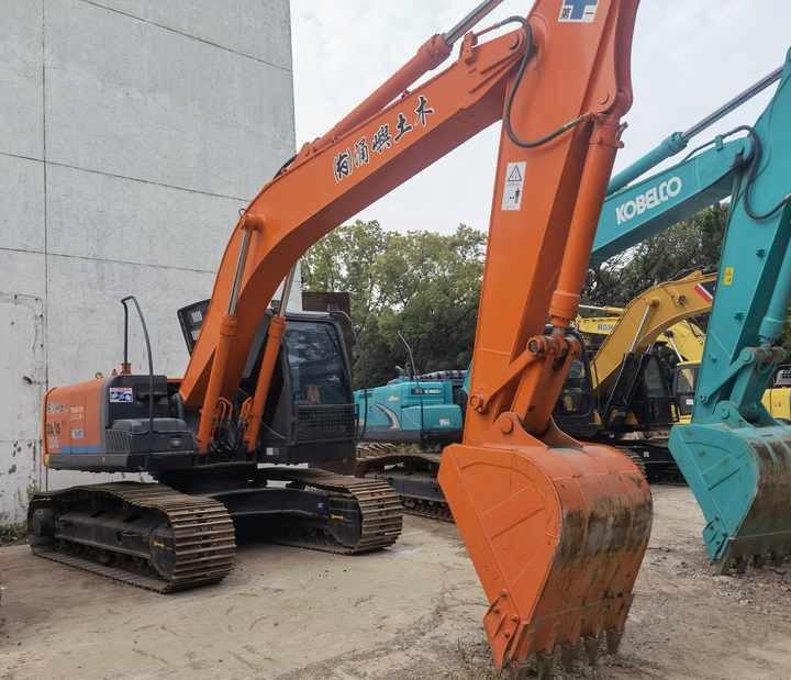 Used excavator Hitachi 20 ton original Japan Hitachi ZX200-3 ZX200-5G EX200-5 ZX240 Excavator FOR SALE - Экскаватор: фото 5 Used excavator Hitachi 20 ton original Japan Hitachi ZX200-3 ZX200-5G EX200-5 ZX240 Excavator FOR SALE - Экскаватор: фото 5