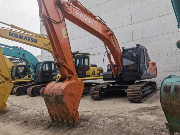 Used excavator Hitachi 20 ton original Japan Hitachi ZX200-3 ZX200-5G EX200-5 ZX240 Excavator FOR SALE - Экскаватор: фото 3 Used excavator Hitachi 20 ton original Japan Hitachi ZX200-3 ZX200-5G EX200-5 ZX240 Excavator FOR SALE - Экскаватор: фото 3