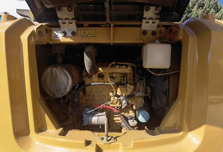 Original Japan earth moving used mini excavator CAT 305.5E2 with high quality cheap for sale - Гусеничный экскаватор: фото 4 Original Japan earth moving used mini excavator CAT 305.5E2 with high quality cheap for sale - Гусеничный экскаватор: фото 4