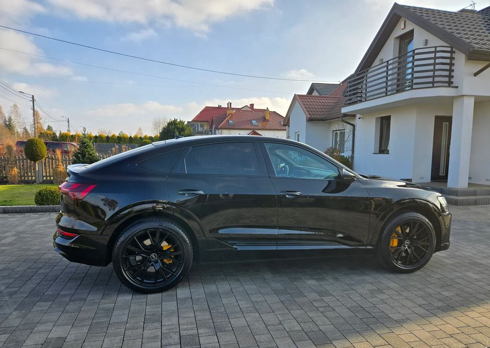 Седан Audi e-tron 55 Quattro S Line: фото 10
